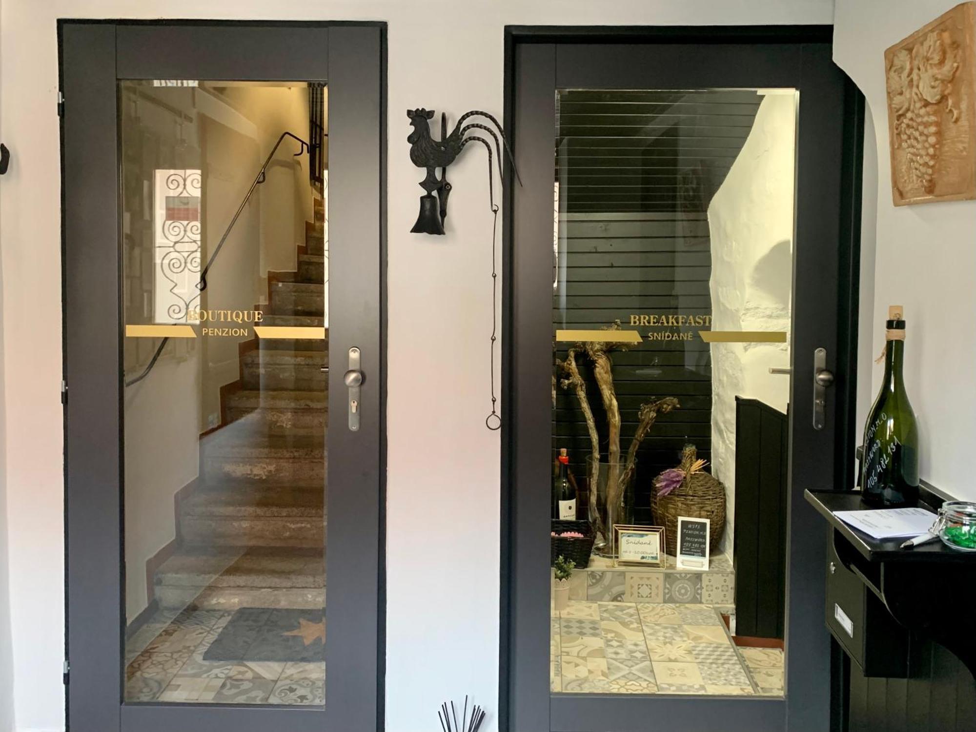 Boutique Apartments U Rolanda, Mikulasske Namesti Znojmo Exterior photo